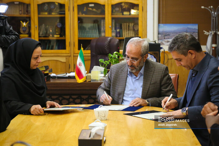 جلسه نهضت پاسخگویی به مطالبات شوراهای اسلامی و دهیاران بخش مرکزی شهرستان اصفهان