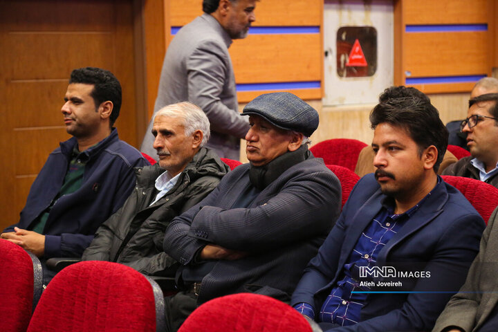 جلسه نهضت پاسخگویی به مطالبات شوراهای اسلامی و دهیاران بخش مرکزی شهرستان اصفهان