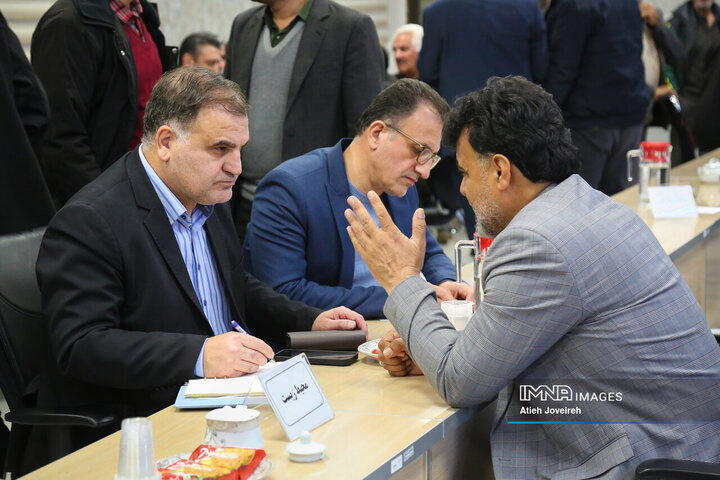 جلسه نهضت پاسخگویی به مطالبات شوراهای اسلامی و دهیاران بخش مرکزی شهرستان اصفهان