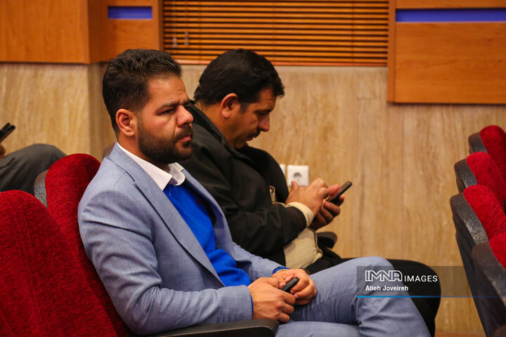 جلسه نهضت پاسخگویی به مطالبات شوراهای اسلامی و دهیاران بخش مرکزی شهرستان اصفهان