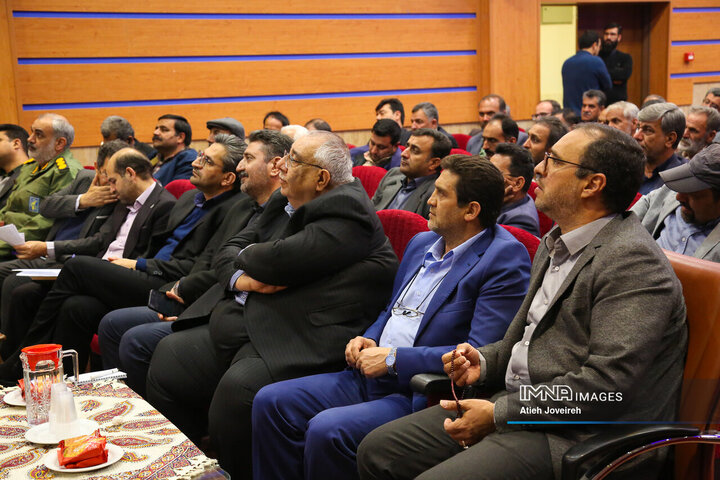 جلسه نهضت پاسخگویی به مطالبات شوراهای اسلامی و دهیاران بخش مرکزی شهرستان اصفهان