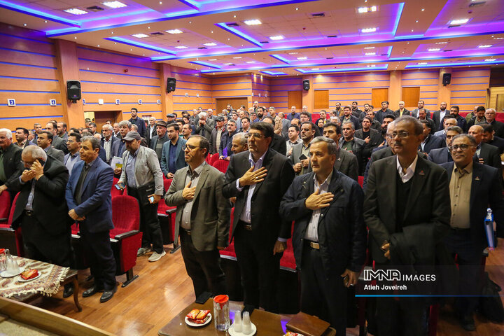 جلسه نهضت پاسخگویی به مطالبات شوراهای اسلامی و دهیاران بخش مرکزی شهرستان اصفهان