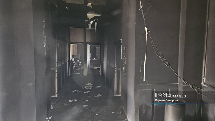 تخریب اماکن اداری و خدماتی در اصفهان توسط اغتشاشگران