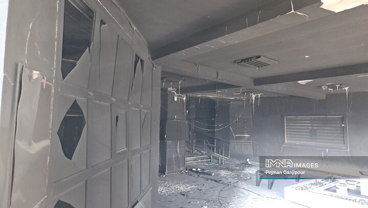 تخریب اماکن اداری و خدماتی در اصفهان توسط اغتشاشگران