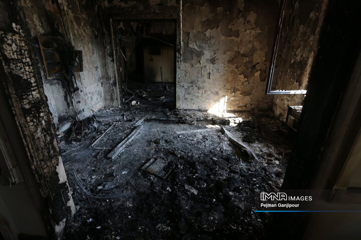 تخریب اماکن اداری و خدماتی در اصفهان توسط اغتشاشگران