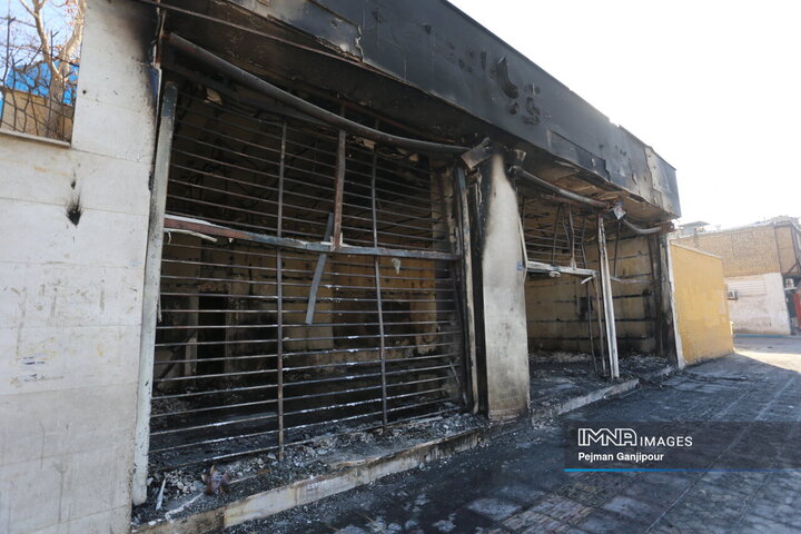 تخریب اماکن اداری و خدماتی در اصفهان توسط اغتشاشگران