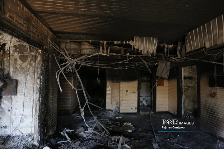 تخریب اماکن اداری و خدماتی در اصفهان توسط اغتشاشگران