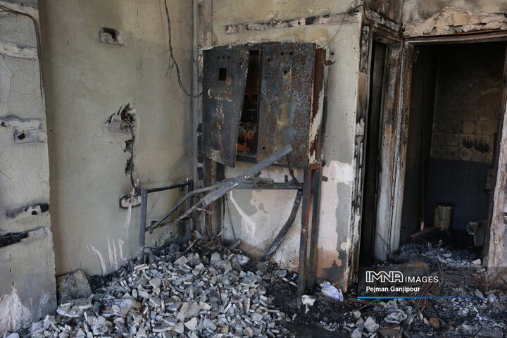 تخریب اماکن اداری و خدماتی در اصفهان توسط اغتشاشگران
