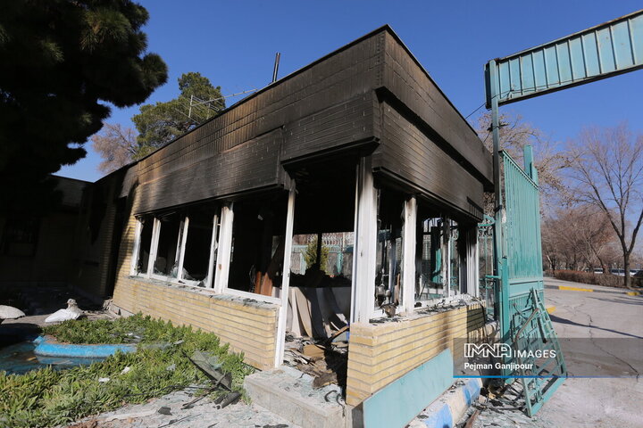 تخریب اماکن اداری و خدماتی در اصفهان توسط اغتشاشگران