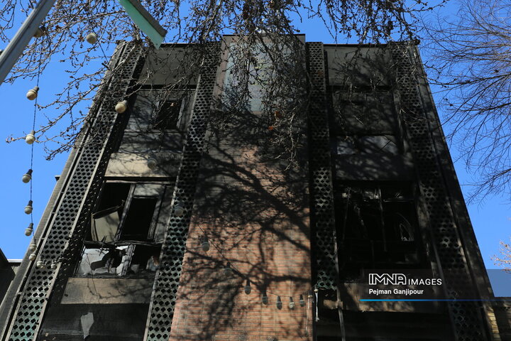 تخریب اماکن اداری و خدماتی در اصفهان توسط اغتشاشگران
