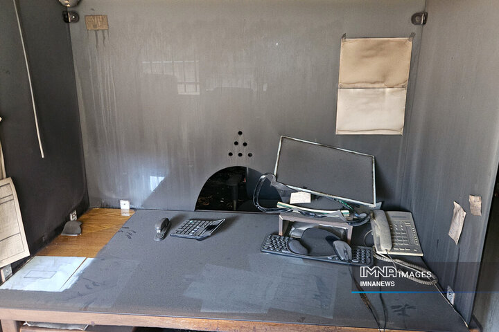 تخریب ساختمان شهرداری منطقه 10 اصفهان در جریان اغتشاشات اخیر