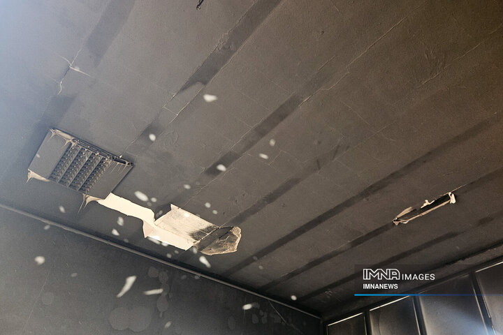 تخریب ساختمان شهرداری منطقه 10 اصفهان در جریان اغتشاشات اخیر