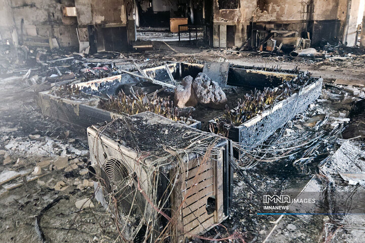 تخریب ساختمان شهرداری منطقه 10 اصفهان در جریان اغتشاشات اخیر