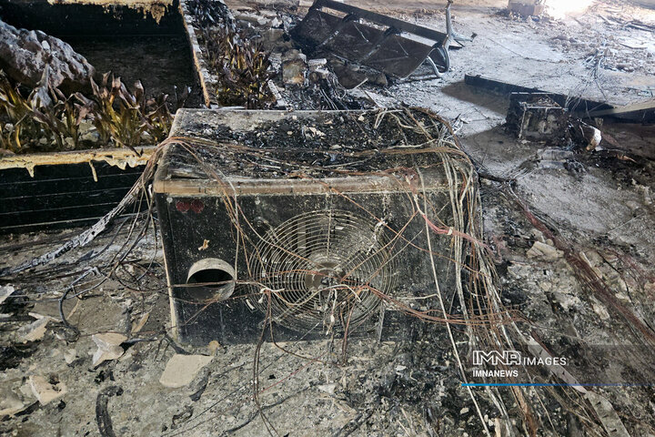 تخریب ساختمان شهرداری منطقه 10 اصفهان در جریان اغتشاشات اخیر