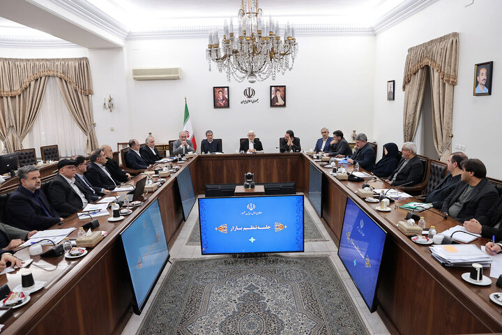 عارف: همه آحاد جامعه تحت پوشش یارانه نقدی قرار خواهند گرفت