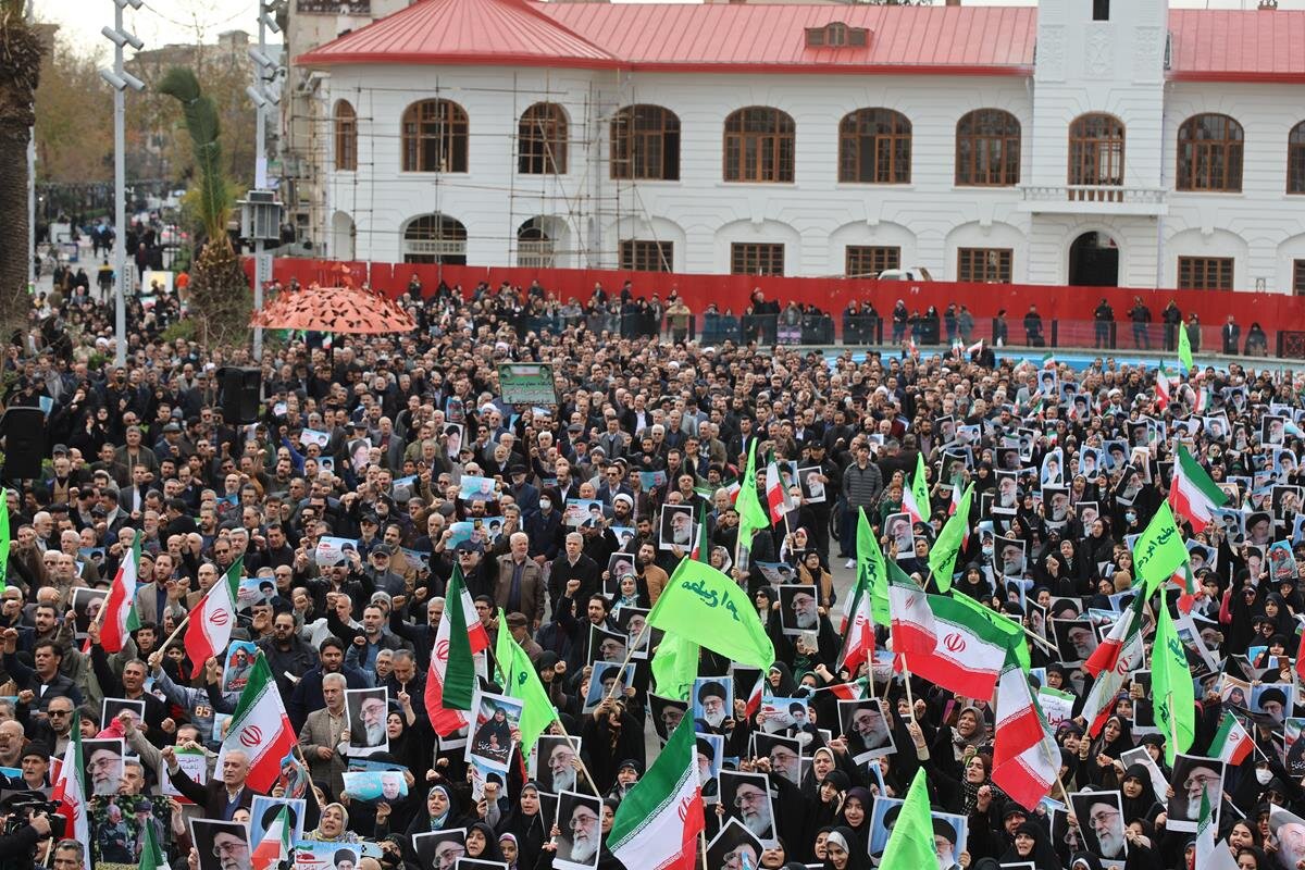 اجتماع مدافعان ایران در رشت برگزار شد