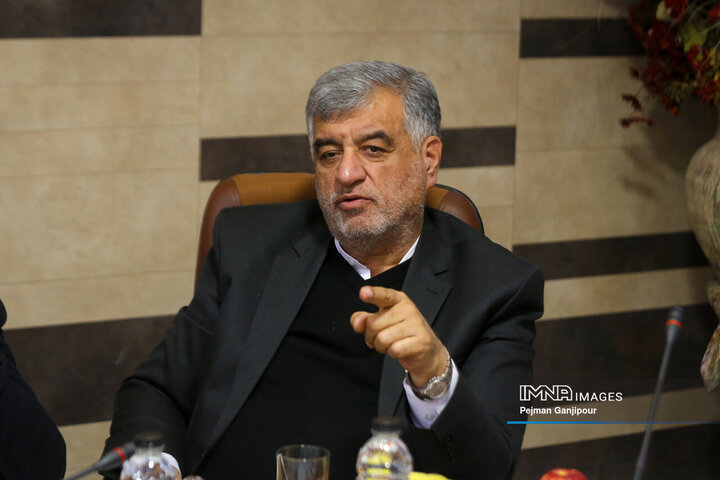 بازدید اعضای شورای شهر اصفهان از شرکت قند نقش جهان