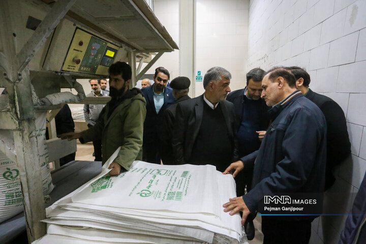 بازدید اعضای شورای شهر اصفهان از شرکت قند نقش جهان