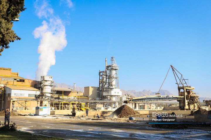 بازدید اعضای شورای شهر اصفهان از شرکت قند نقش جهان