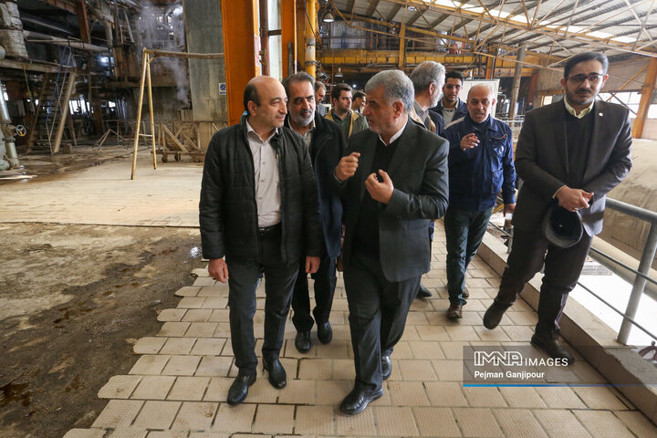 بازدید اعضای شورای شهر اصفهان از شرکت قند نقش جهان
