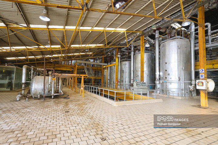 بازدید اعضای شورای شهر اصفهان از شرکت قند نقش جهان