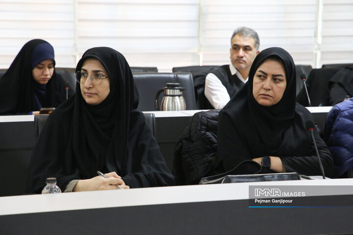 نشست تبیین رابطان نخبگانی و تسهیلگران شهراندیشی شهرداری اصفهان