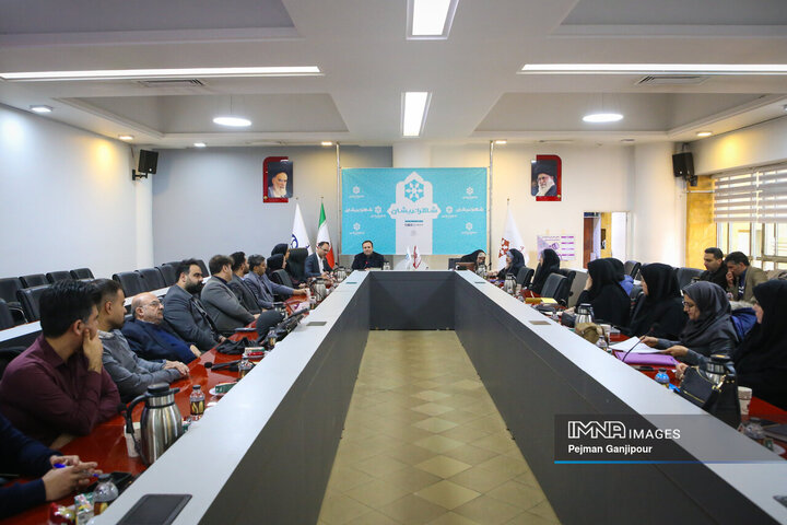 نشست تبیین رابطان نخبگانی و تسهیلگران شهراندیشی شهرداری اصفهان