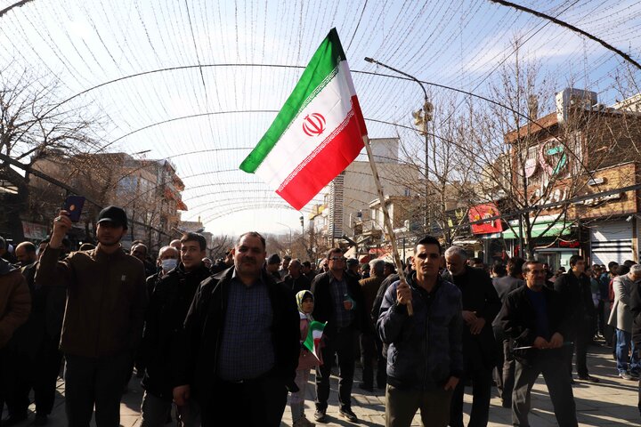 حماسه مردم، تیر دشمنان را به سنگ زد