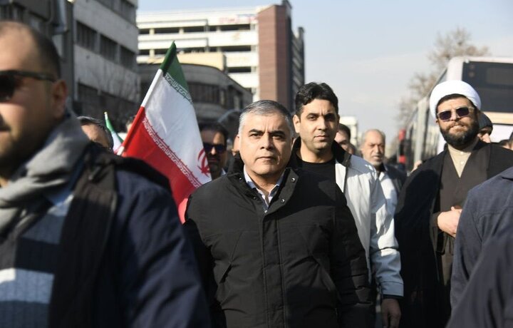 حضور وزیر نفت در راهپیمایی همبستگی ایرانیان