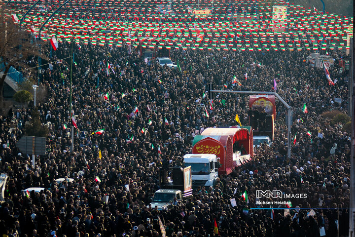 تشییع باشکوه لاله‌های خونین امنیت در اصفهان