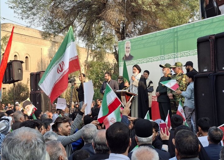 لزوم برخورد قاطع با اغتشاشگران و مفسدان اقتصادی