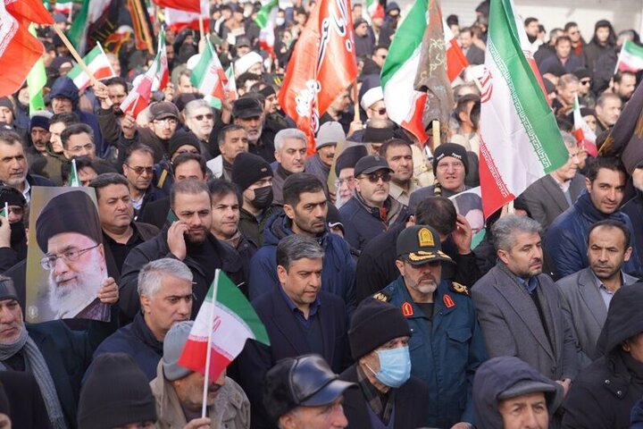 نمایش اتحاد مقدس مردم مشهدالرضا در راهپیمایی ۲۲ دی ۱۴۰۴ + فیلم
