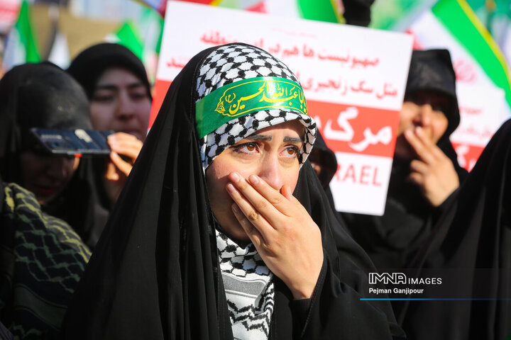 تشییع باشکوه لاله‌های خونین امنیت در اصفهان