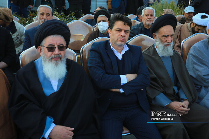 تشییع باشکوه لاله‌های خونین امنیت در اصفهان