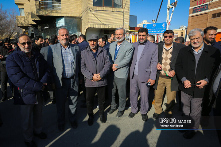 تشییع باشکوه لاله‌های خونین امنیت در اصفهان