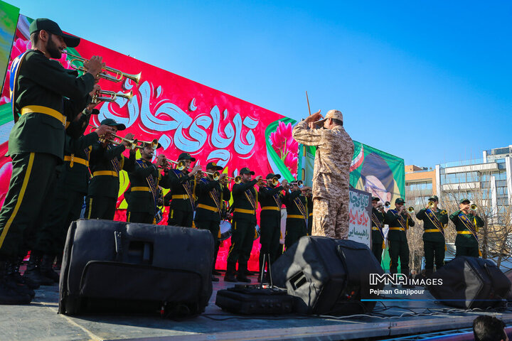 تشییع باشکوه لاله‌های خونین امنیت در اصفهان