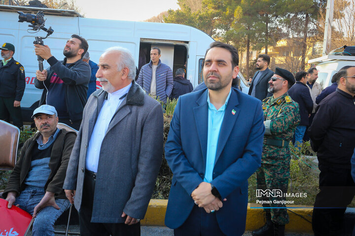 تشییع باشکوه لاله‌های خونین امنیت در اصفهان