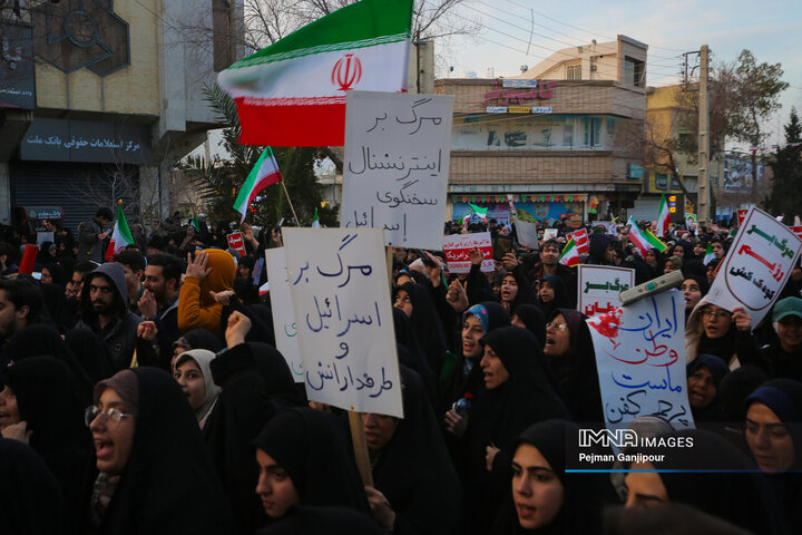 تشییع باشکوه لاله‌های خونین امنیت در اصفهان