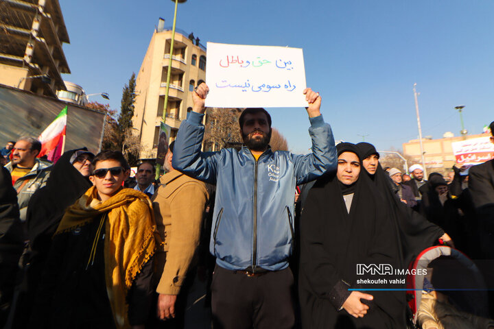 در حاشیه تشییع شهدای مدافع امنیت