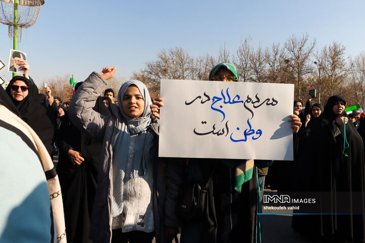 در حاشیه تشییع شهدای مدافع امنیت