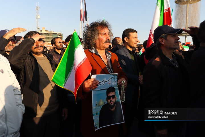 در حاشیه تشییع شهدای مدافع امنیت