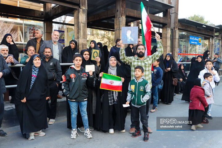 در حاشیه تشییع شهدای مدافع امنیت