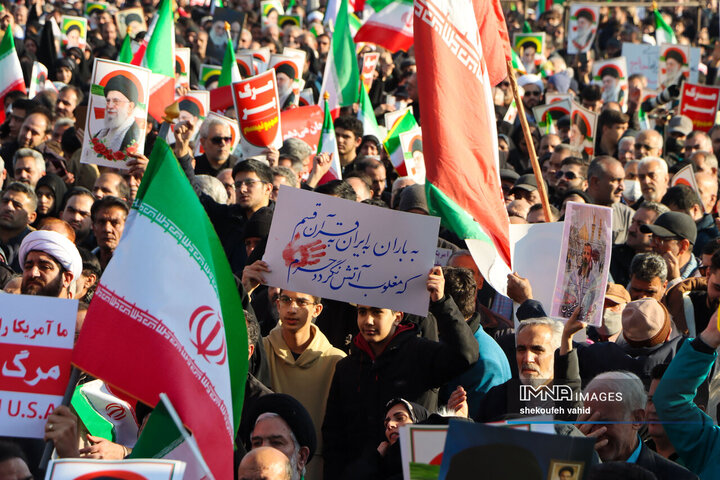 در حاشیه تشییع شهدای مدافع امنیت