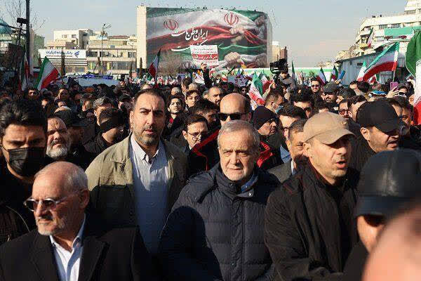 راهپیمایی بزرگ مردم تهران در محکومیت اقدامات اغتشاشگران + فیلم