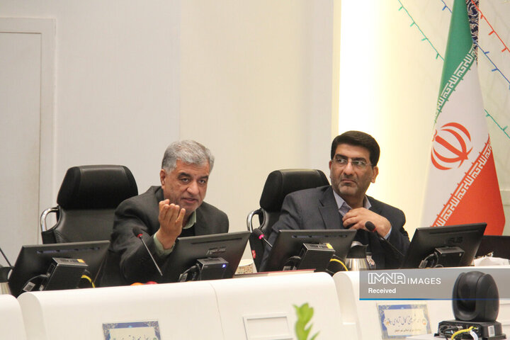 جلسه فوق‌العاده اعضای شورای شهر و مدیران اقتصادی و ستاد تنظیم بازار اصفهان