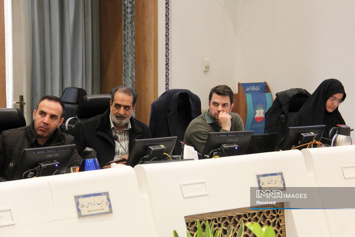 جلسه فوق‌العاده اعضای شورای شهر و مدیران اقتصادی و ستاد تنظیم بازار اصفهان