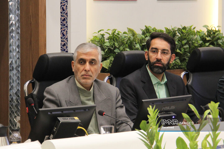 جلسه فوق‌العاده اعضای شورای شهر و مدیران اقتصادی و ستاد تنظیم بازار اصفهان