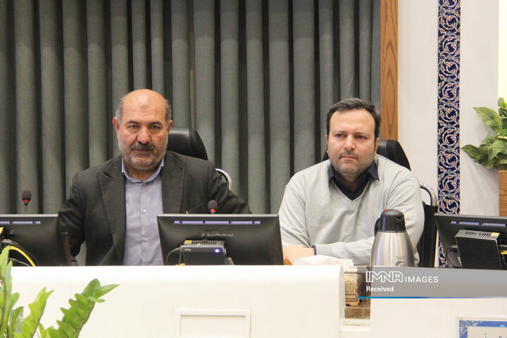 جلسه فوق‌العاده اعضای شورای شهر و مدیران اقتصادی و ستاد تنظیم بازار اصفهان