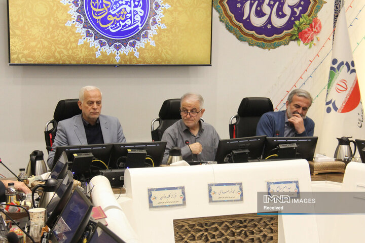 جلسه فوق‌العاده اعضای شورای شهر و مدیران اقتصادی و ستاد تنظیم بازار اصفهان