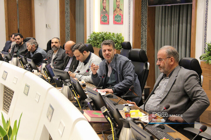 جلسه فوق‌العاده اعضای شورای شهر و مدیران اقتصادی و ستاد تنظیم بازار اصفهان